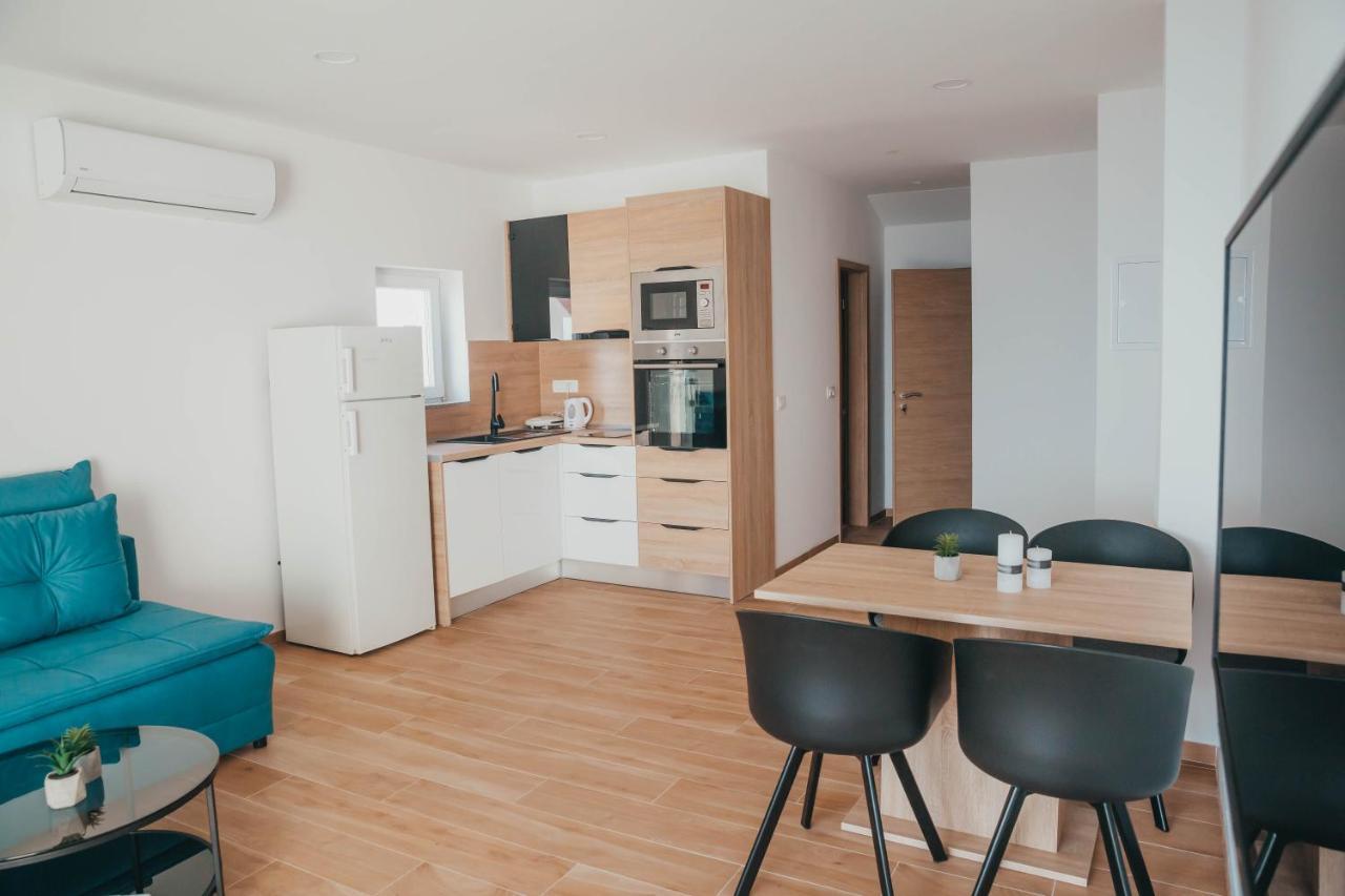 Apartments Nina Brist Eksteriør bilde